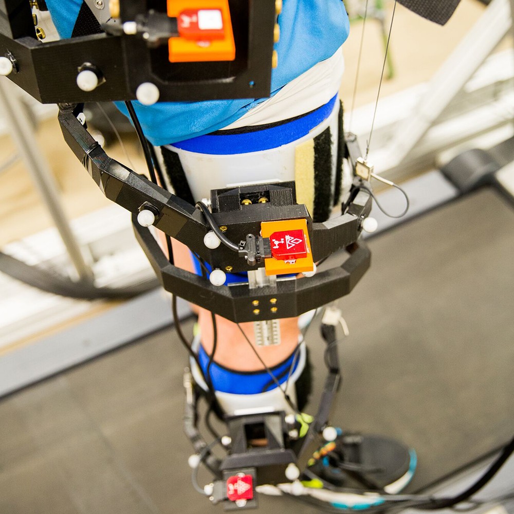 leg in a 3d printed actuated structure for rehabilitation
